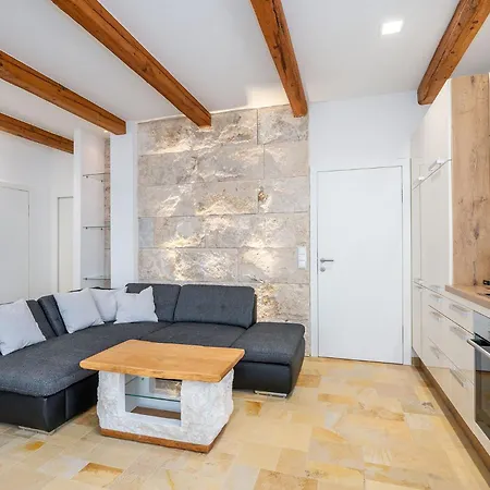 Apartamento Hoechstein - Stone & Light - By Mynests