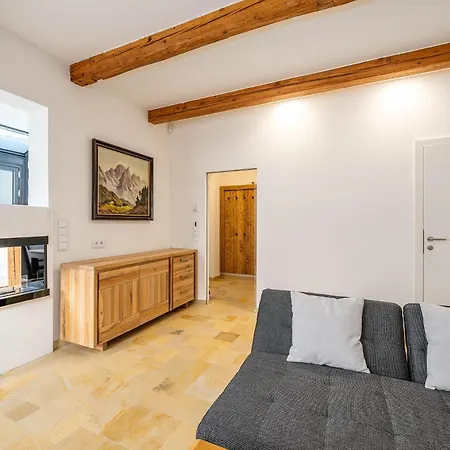 Hoechstein - Stone & Light - By Mynests Apartamento *