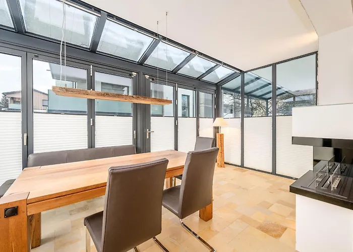 Daire Hoechstein - Stone & Light - By Mynests