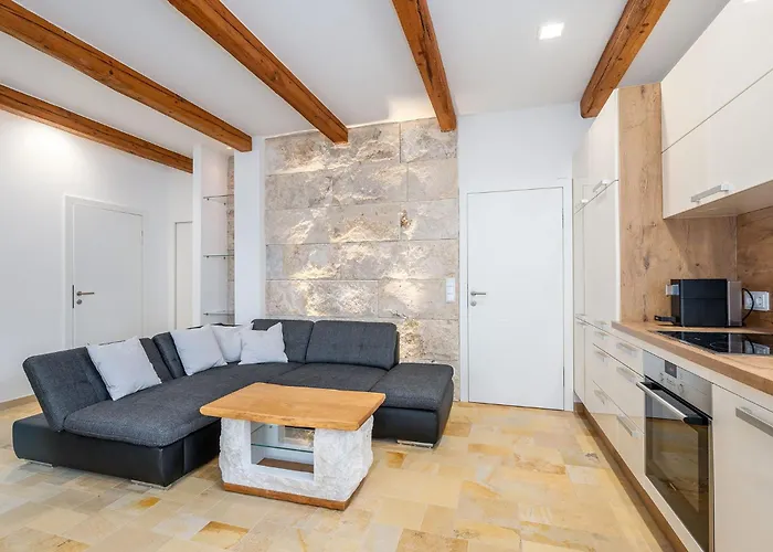 Apartman Hoechstein - Stone & Light - By Mynests