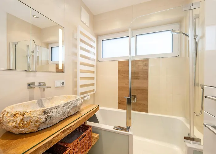 Hoechstein - Stone & Light - By Mynests Apartman